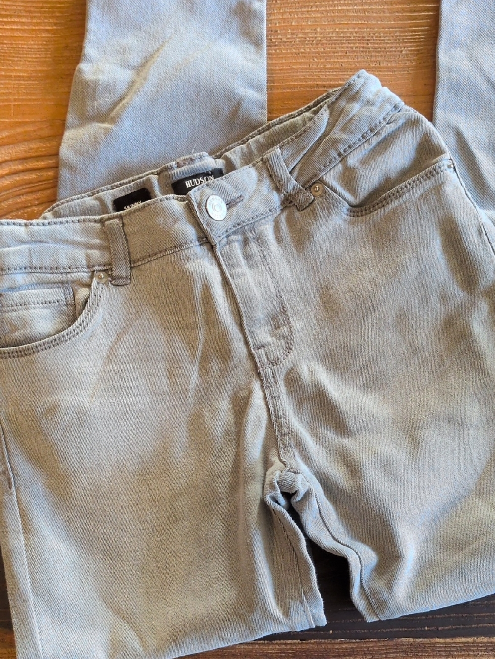 Hudson Skinny Jeans in Gray